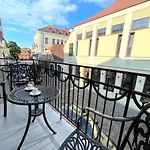 Apartment Picturesque Old Town With Charming Balcony *