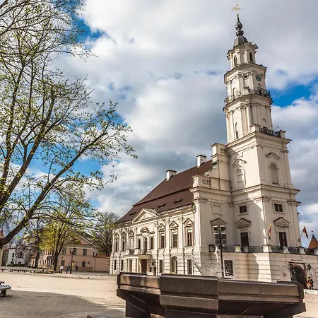 Apartment Picturesque Old Town With Charming Balcony