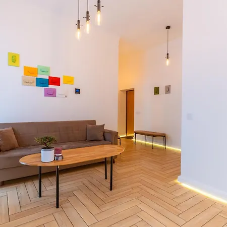 Picturesque Old Town With Charming Balcony דירה *