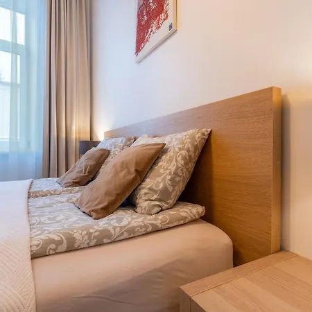 דירה Picturesque Old Town With Charming Balcony *