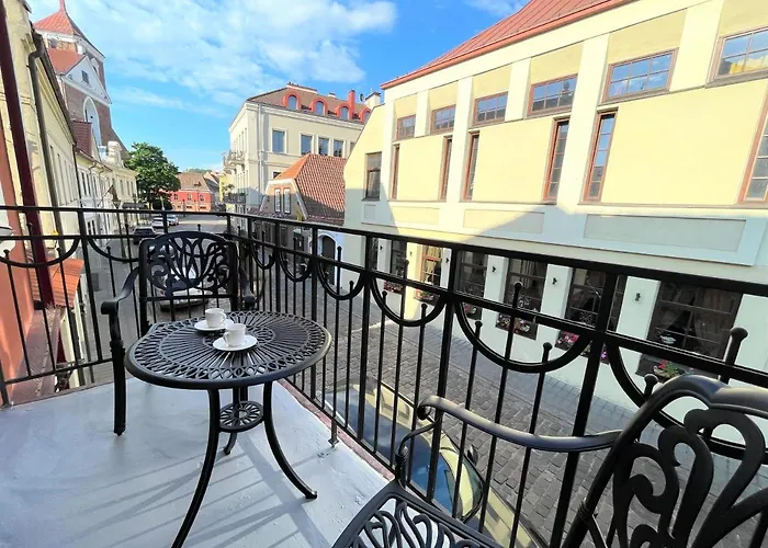 דירה Picturesque Old Town With Charming Balcony *