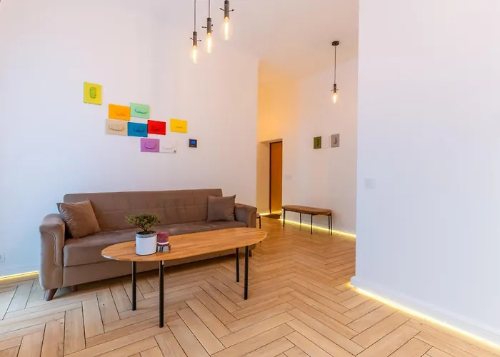 Picturesque Old Town With Charming Balcony דירה *