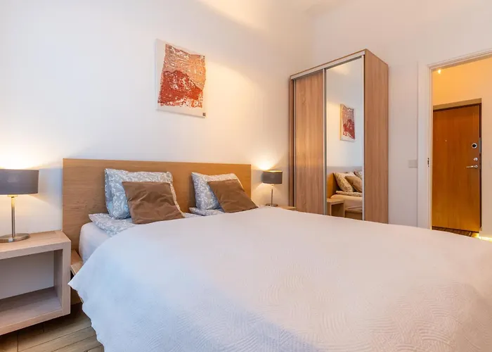 דירה Picturesque Old Town With Charming Balcony