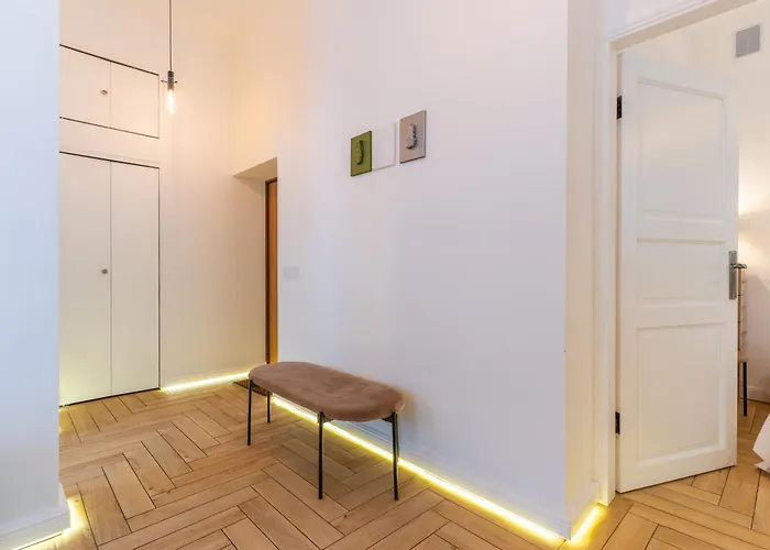 Picturesque Old Town With Charming Balcony דירה *