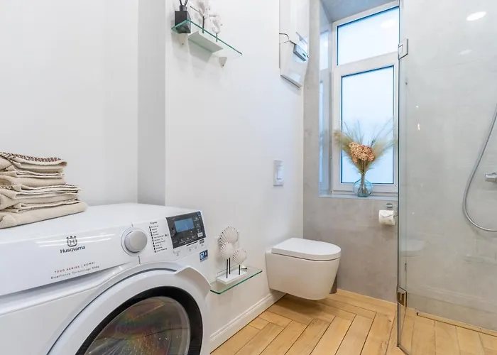 דירה Picturesque Old Town With Charming Balcony *